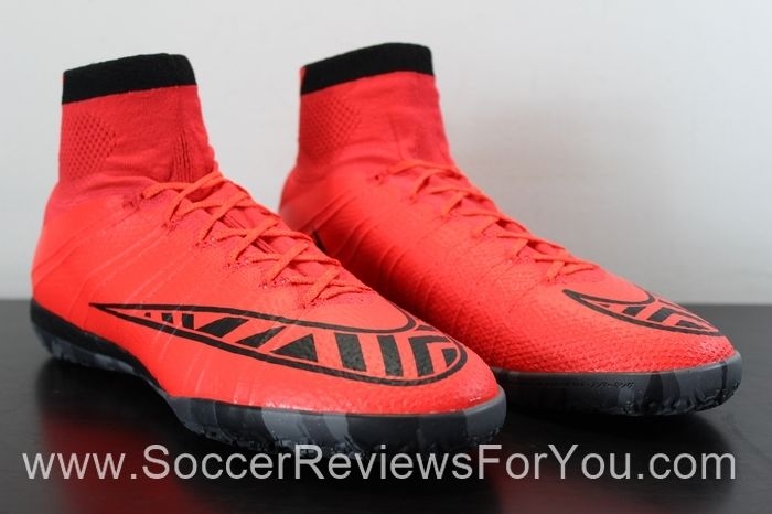 black and red nike mercurial