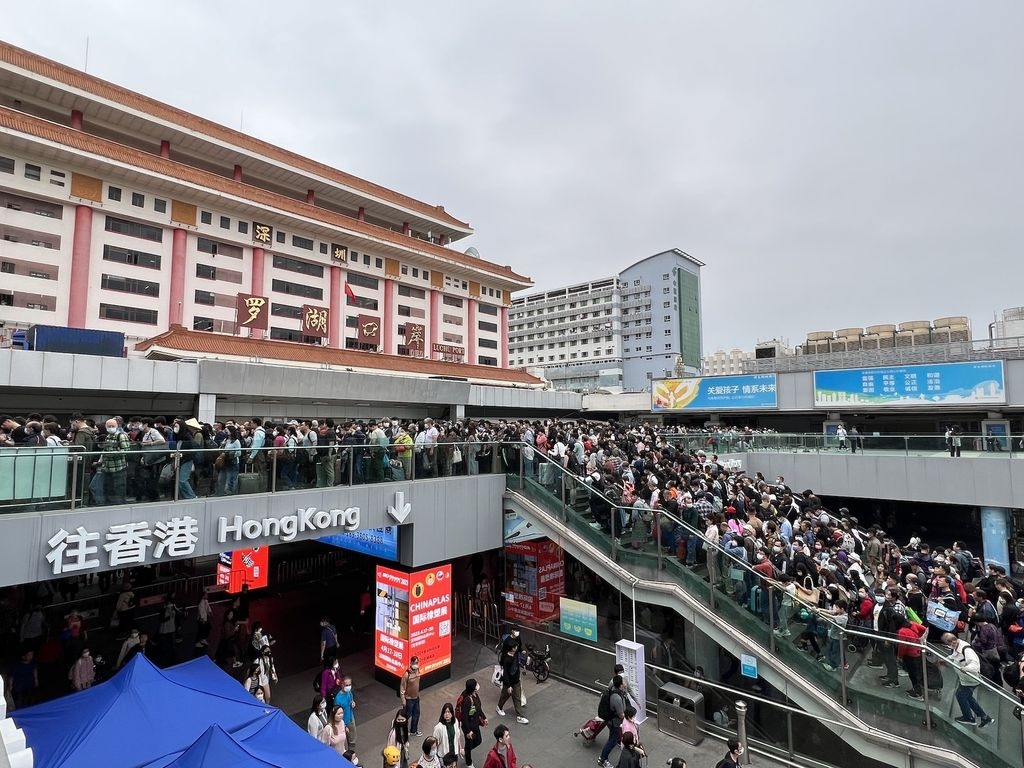 港人7月北上消費估超40億！網民列內地3點完勝香港：去到不能自拔 - 時事台 - 香港高登討論區