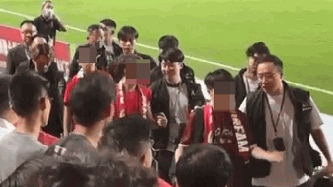 世界盃外圍賽香港迎戰伊朗 3球迷遭警帶走 疑奏唱國歌時無起身