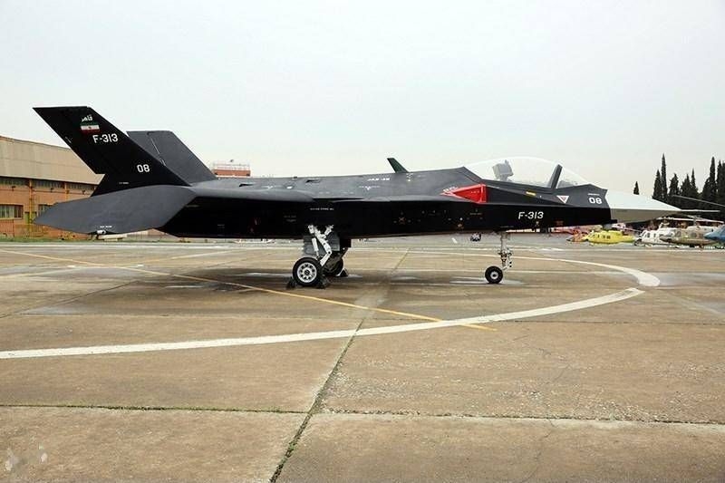 又是酷東西！伊朗匿蹤戰機縮水成JAS-313無人機 亮相新「航艦」 - 時事台 - 香港高登討論區
