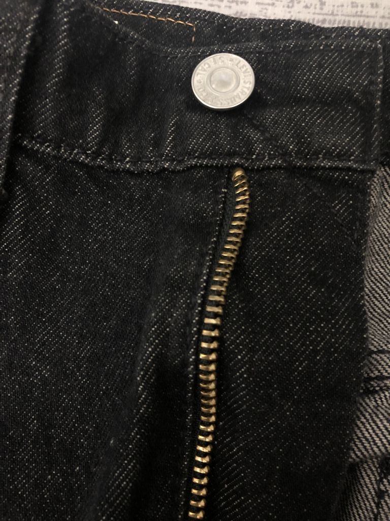 zalora levis