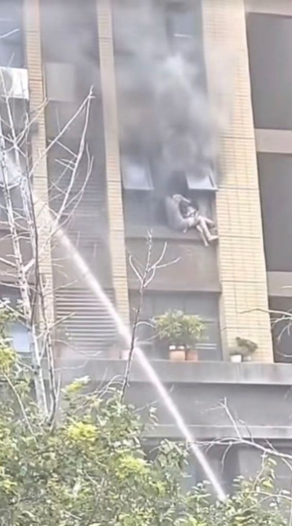 仆街冚家鏟！咁撚矮連雲梯都冇！