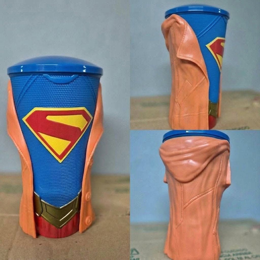 Supergirl 超少女出咗飛機杯....